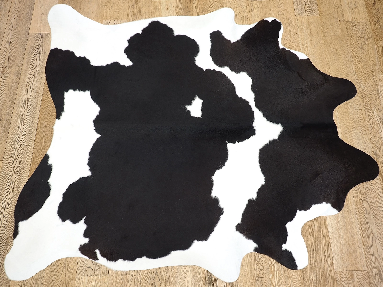 Шкура коровы ковер натуральная черно-белая 26396 — купить по выгодной цене в интернет-магазине Cowhide