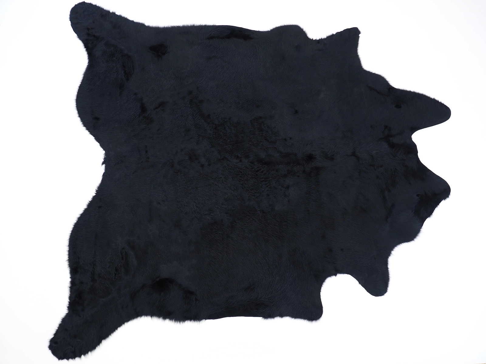 Коровья шкура — ковер окрашена в насыщенно черный 30061 — купить в интернет-магазине Cowhide