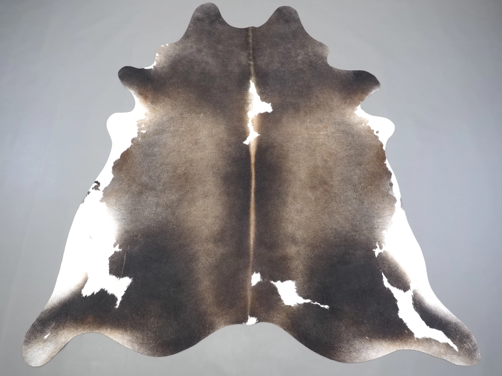 Шкура коровы натуральная серо-бежевая 31401 — Cowhide