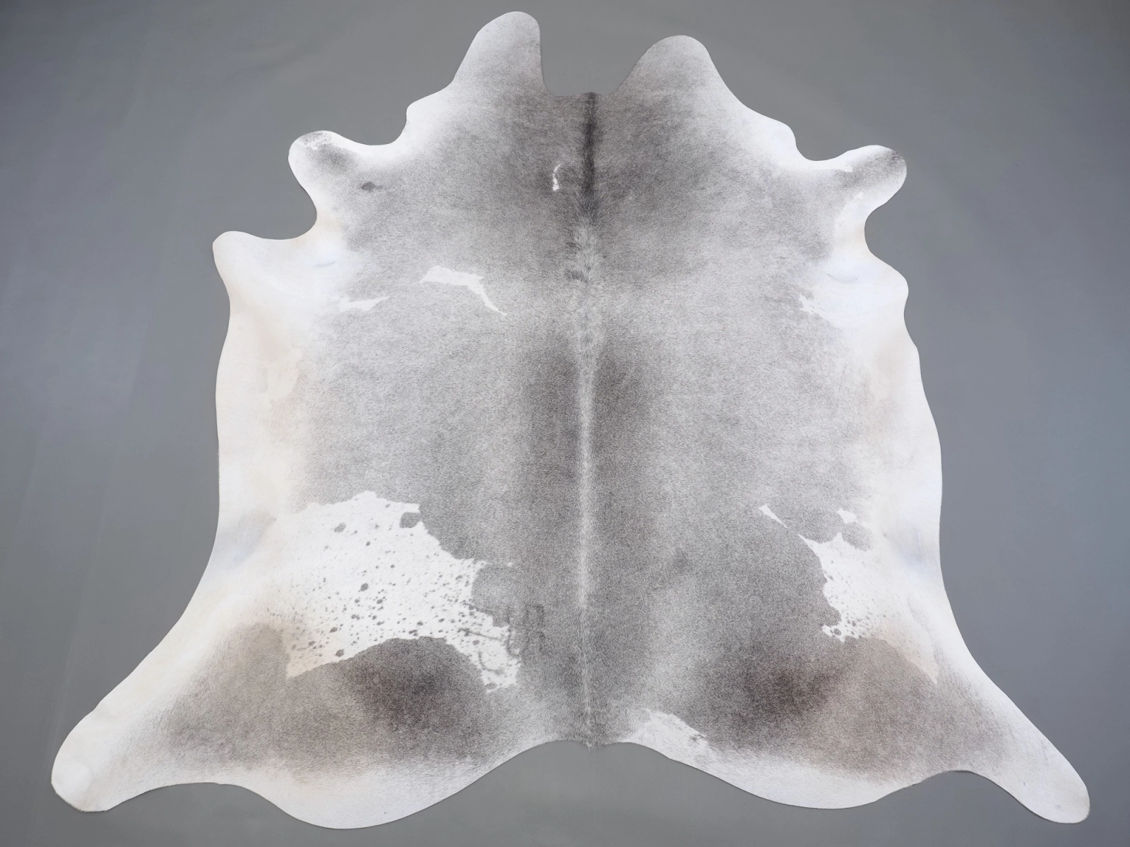 Коровья шкура маленького размера серая 31406 — Cowhide