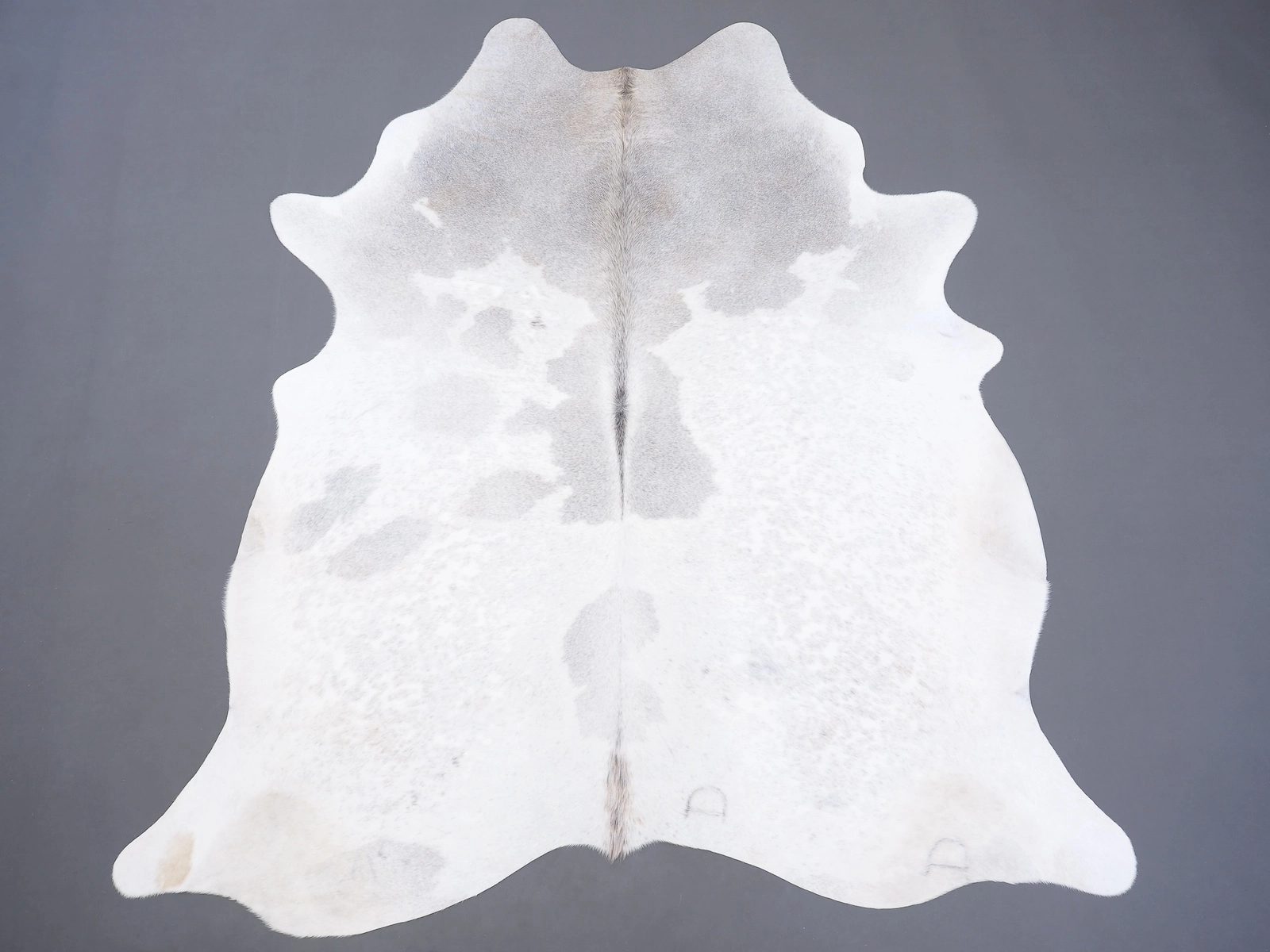Коровья шкура маленького размера серая 31247 — Cowhide