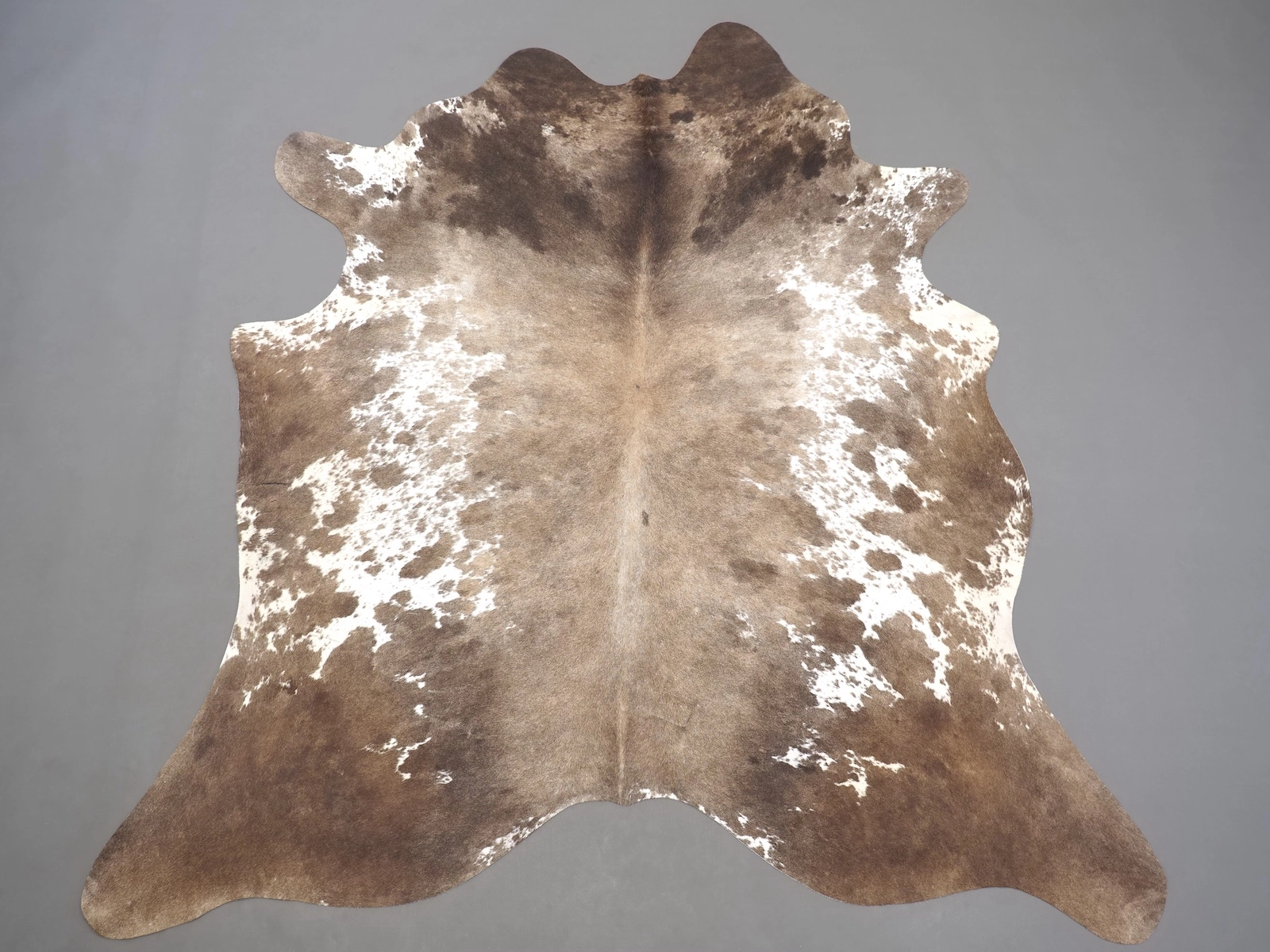 Коровья шкура натуральная коричневый мокко арт.: 31313 на пол — купить по выгодной цене в интернет-магазине Cowhide