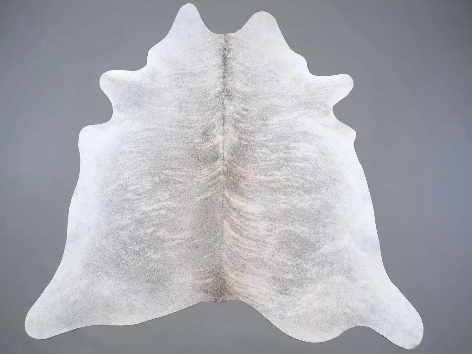 Коровья шкура маленького размера серая 31332 — Cowhide