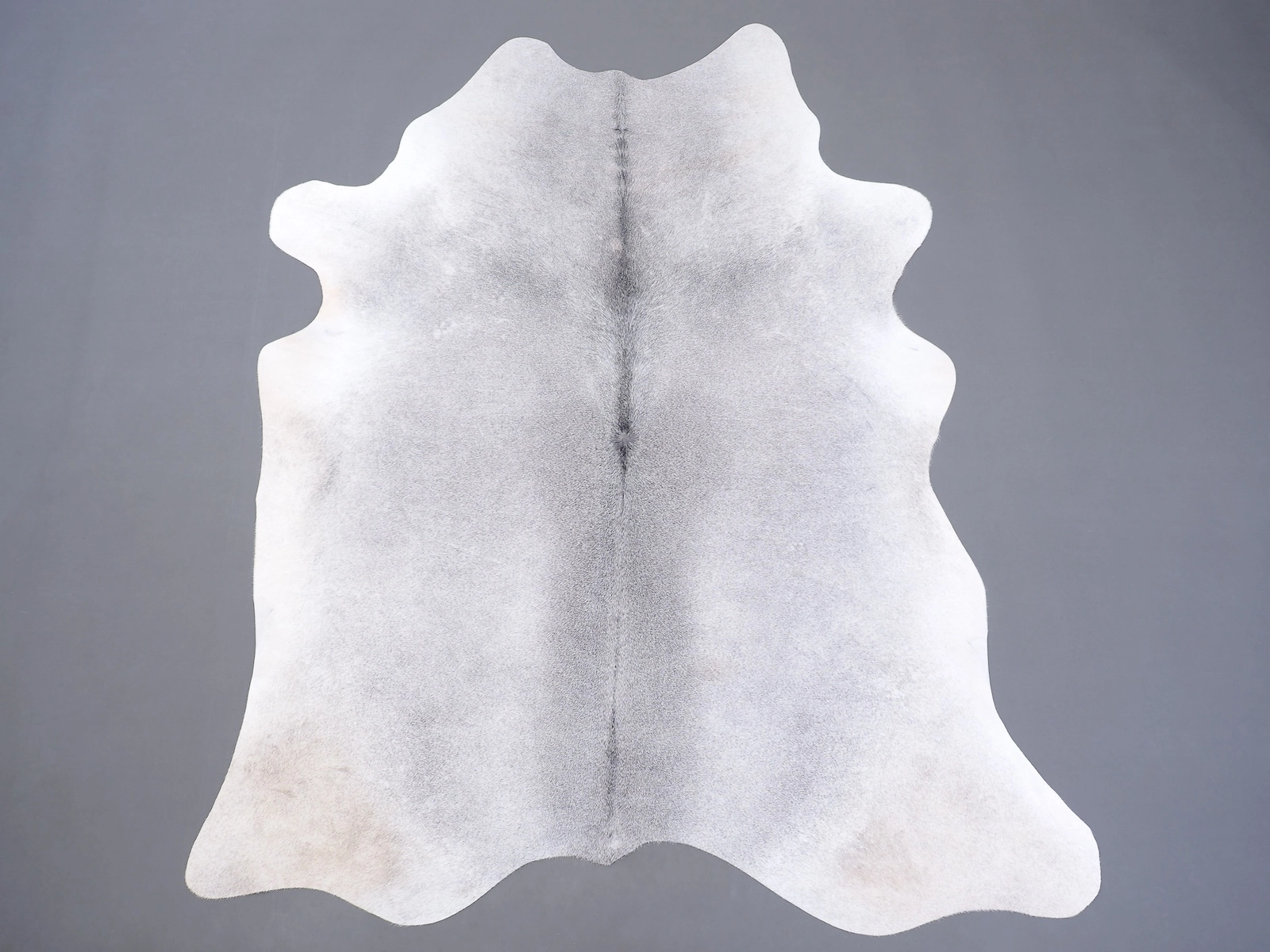 Коровья шкура маленького размера серая 31236 — Cowhide