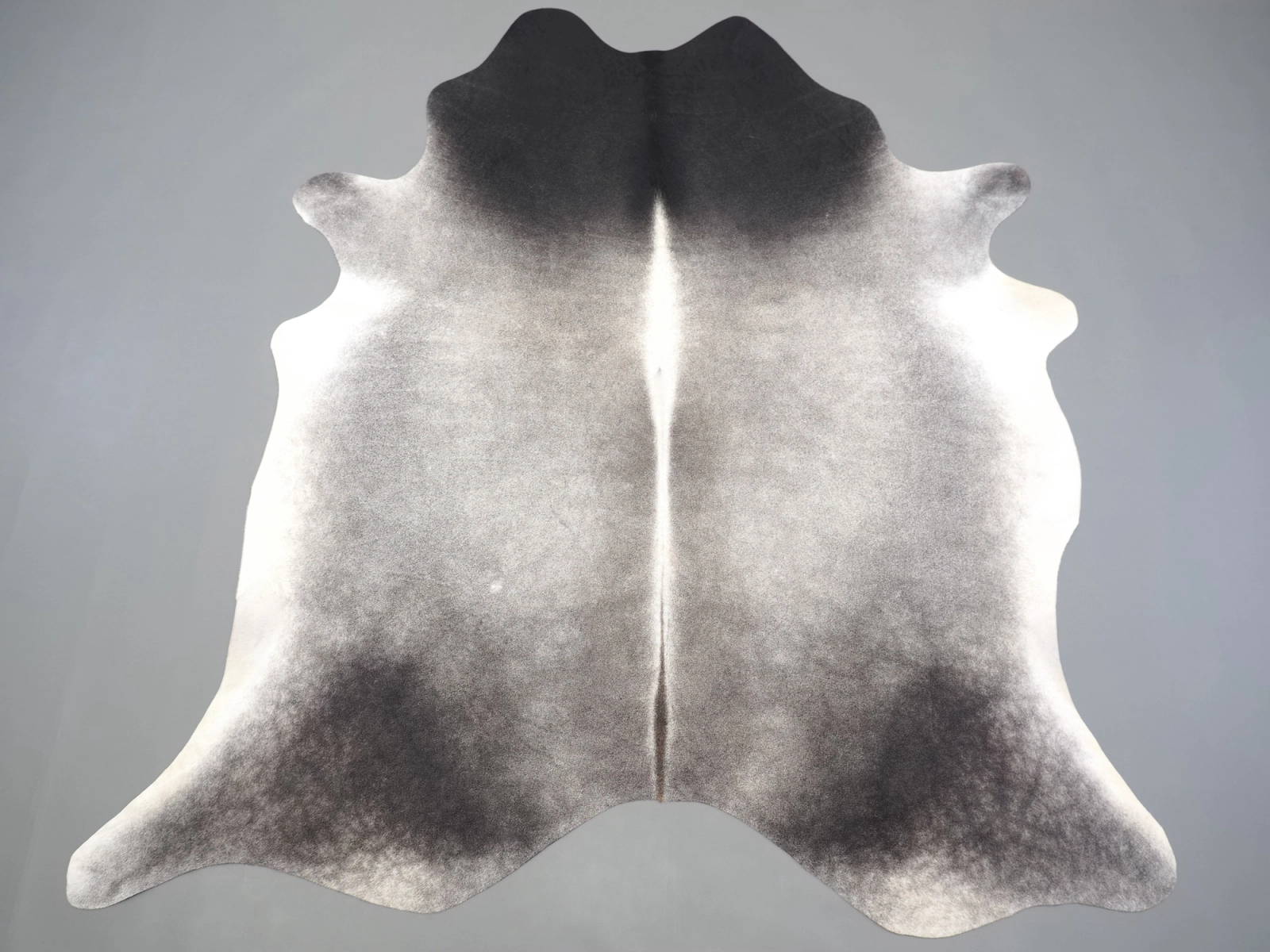 Коровья шкура маленького размера серая 31366 — Cowhide