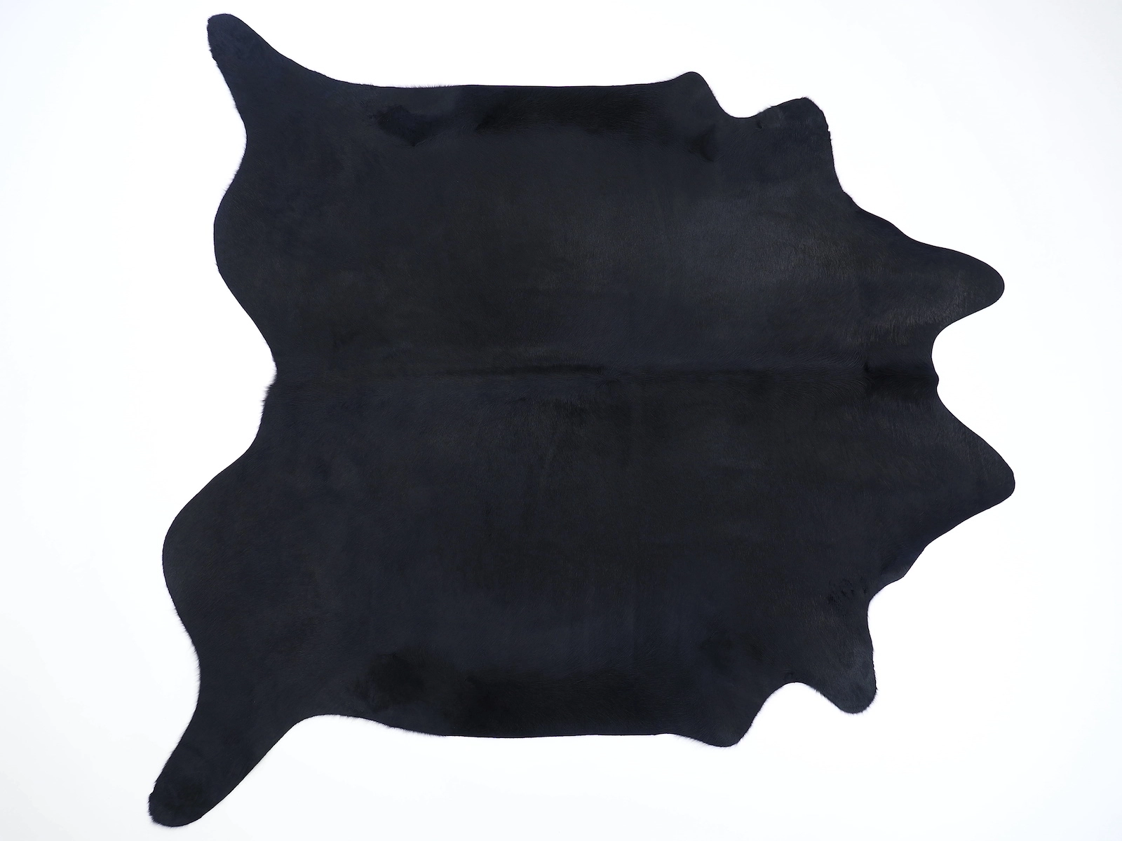 Коровья шкура – ковер окрашена в насыщенно черный 30054 — купить по выгодной цене в интернет-магазине Cowhide