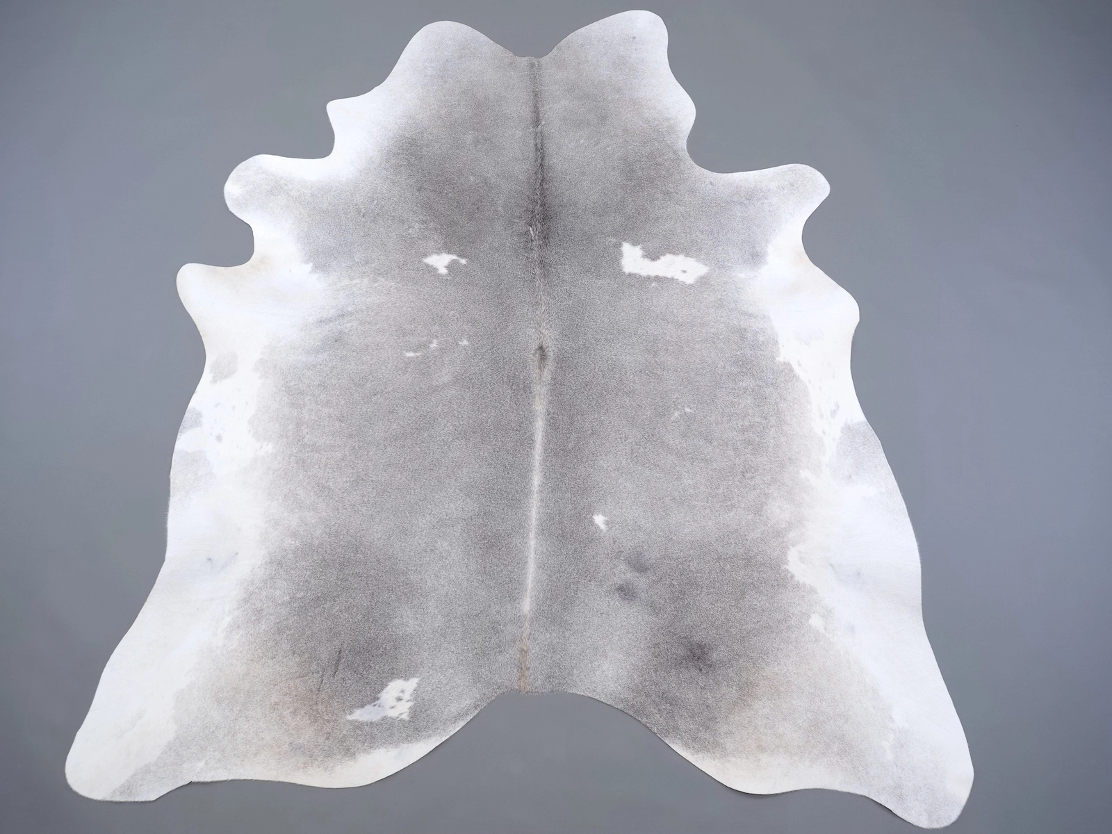 Коровья шкура маленького размера серая 31320 — Cowhide