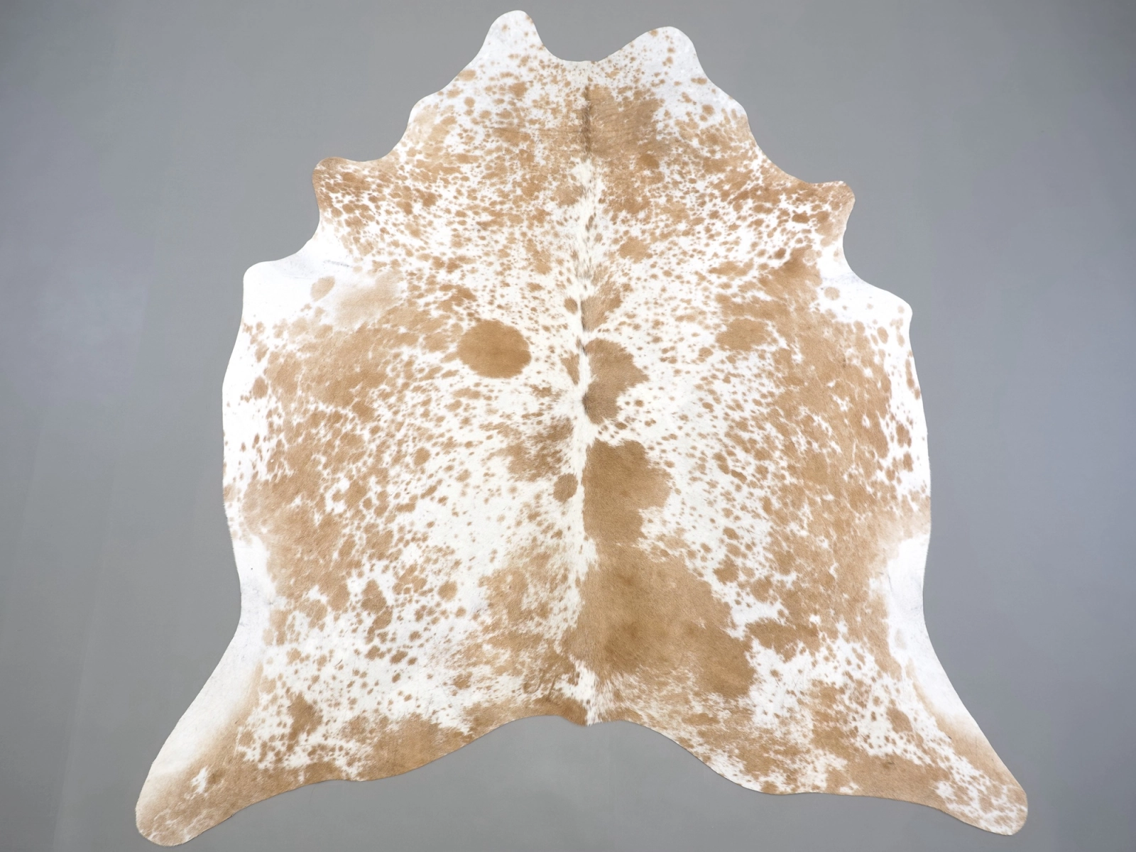 Натуральная шкура коровы коричнево-белая 31368 — купить | Cowhide