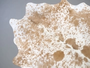 Натуральная шкура коровы коричнево-белая арт.: 31368 - T69aff62b2af38639955312