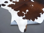 Натуральная шкура коровы черно-белая красноватая арт.: 31295 - T690dac7e105ff843713014