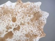 Натуральная шкура коровы коричнево-белая арт.: 31368 - T69aff656e6d14214380469