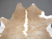 Шкура коровы натуральная бежево-белая арт.: 31307 - T69395af5134f9396124333